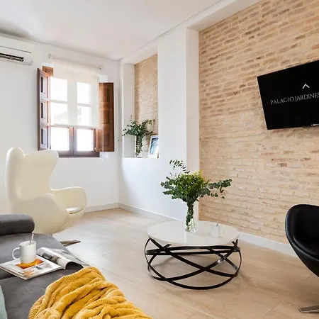 Palacio Del Siglo Xvii Frente A Jardines De Murillo Apartmán