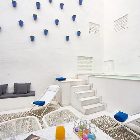 Palacio Del Siglo Xvii Frente A Jardines De Murillo Apartmán